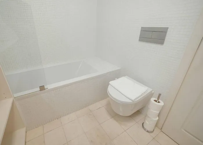 Formosa Deluxe By Hosty *